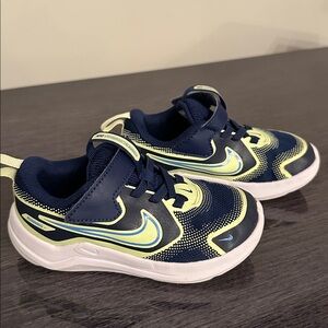 Nike Cosmic Runner Blue Sneakers Toddler Shoes 9C